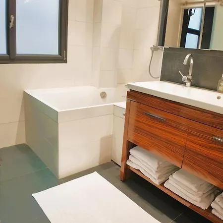 Appartamento Parisian Elegance In Ranelagh Parigi