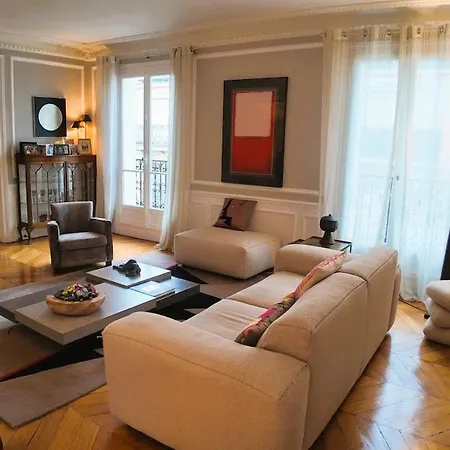 Parisian Elegance In Ranelagh Parigi