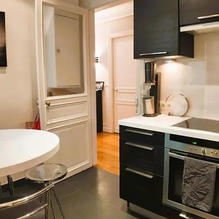 Parisian Elegance In Ranelagh Appartamento