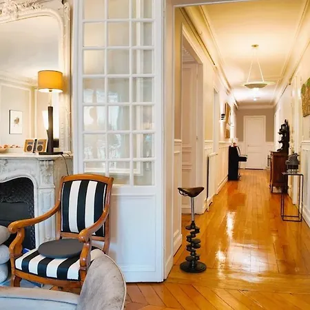 Parisian Elegance In Ranelagh Appartamento Parigi