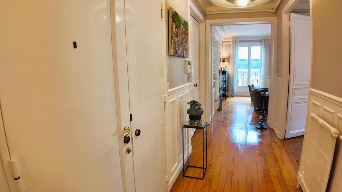 Appartamento Parisian Elegance In Ranelagh Parigi